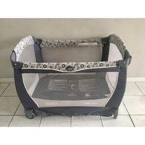 COPY - Graco Pack ‘n Play Playard with Cuddle Cove Rocking Seat + Monitor Motor…